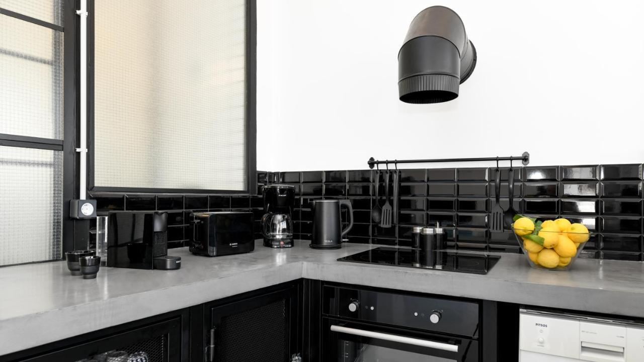 Monastiraki #Wallsfree Citycenter- Unspoiled Athens Apartments Екстериор снимка