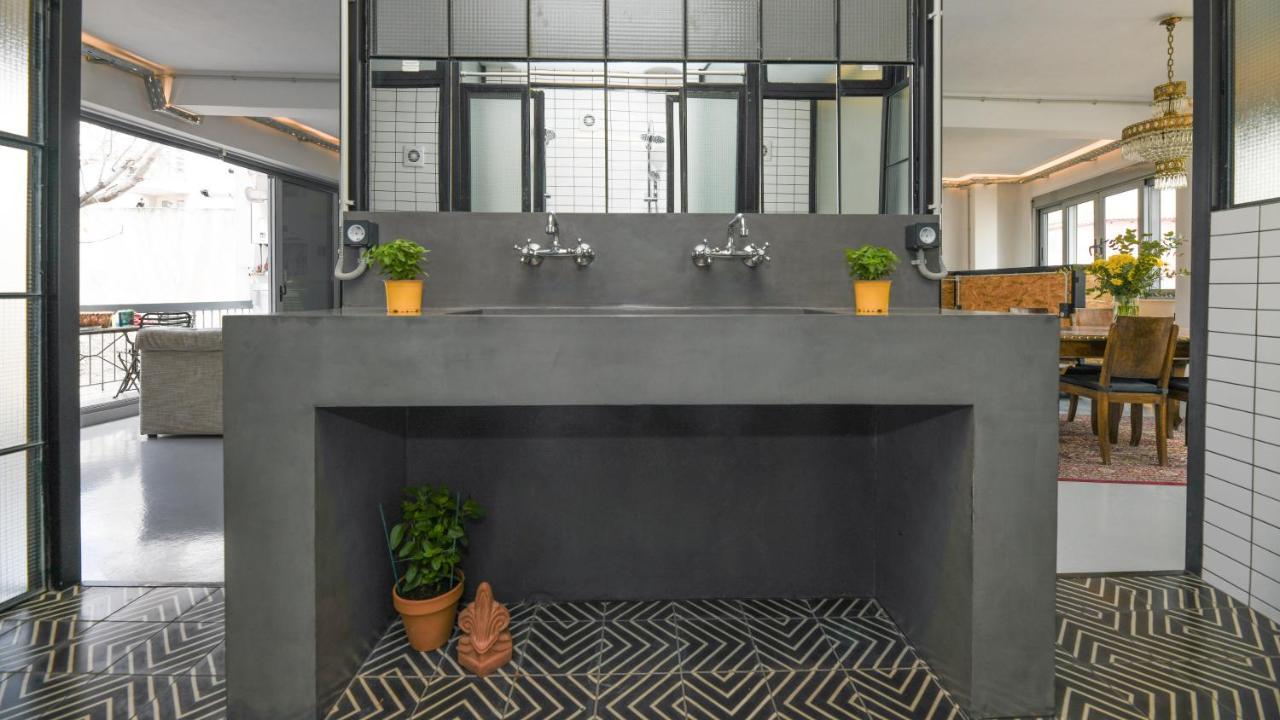 Monastiraki #Wallsfree Citycenter- Unspoiled Athens Apartments Екстериор снимка